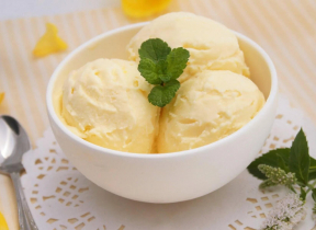 Сливочное мороженое с лимоном