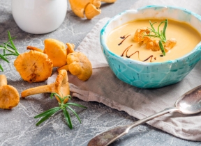 Сливочный крем-суп с лисичками