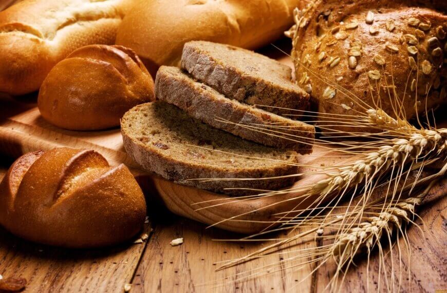 Почему нельзя хранить хлеб в холодильнике