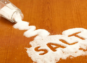 10 лайфхаков с солью, облегчающих быт